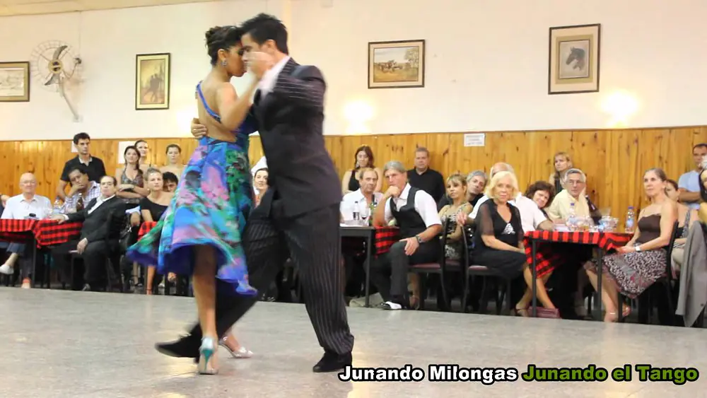 Video thumbnail for SEBASTIAN ACHAVAL Y ROXANA SUAREZ EN LA BALDOSA 02