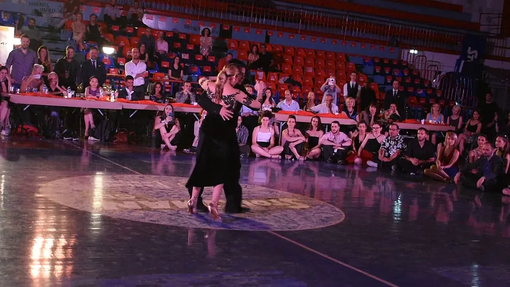 Video thumbnail for Noelia Hurtado & Carlitos Espinoza – Nada Más Athens 12/5/2018 3/5