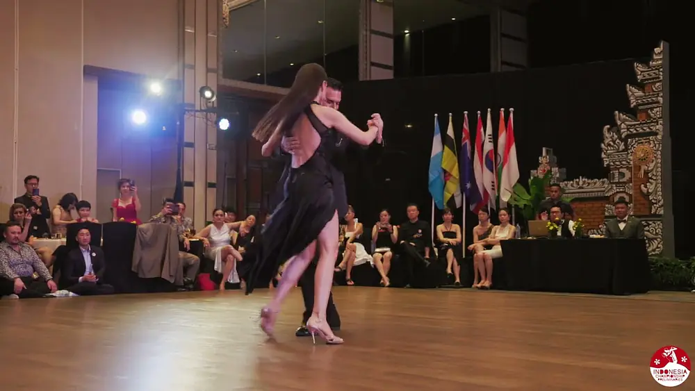 Video thumbnail for TANGO IN BALI 2024 - Leandro Palou y Maria Tsiatsiani (1)