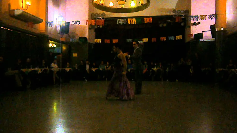 Video thumbnail for Betsabet Flores y Jonathan Spitel en El Motivo Tango, 12/8/13