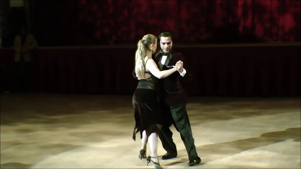 Video thumbnail for Lisette Perelle y Alexander Moncada at Vecher Tango April 13, 2019