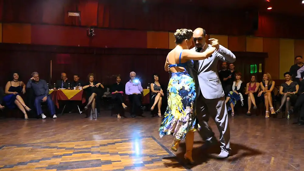 Video thumbnail for Santiago Castro & Carla Rossi, La milonga de Buenos Aires - Napoli, Salon Baires (Majestic)