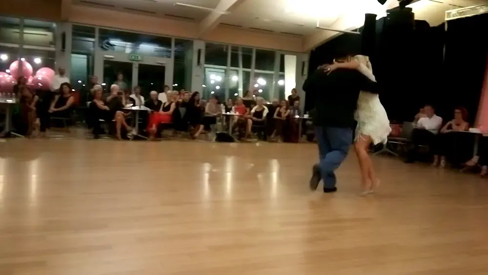 Video thumbnail for Yanina Erramouspe y Leo Ortiz, "La Cicatriz" D'arienzo Echagüe.