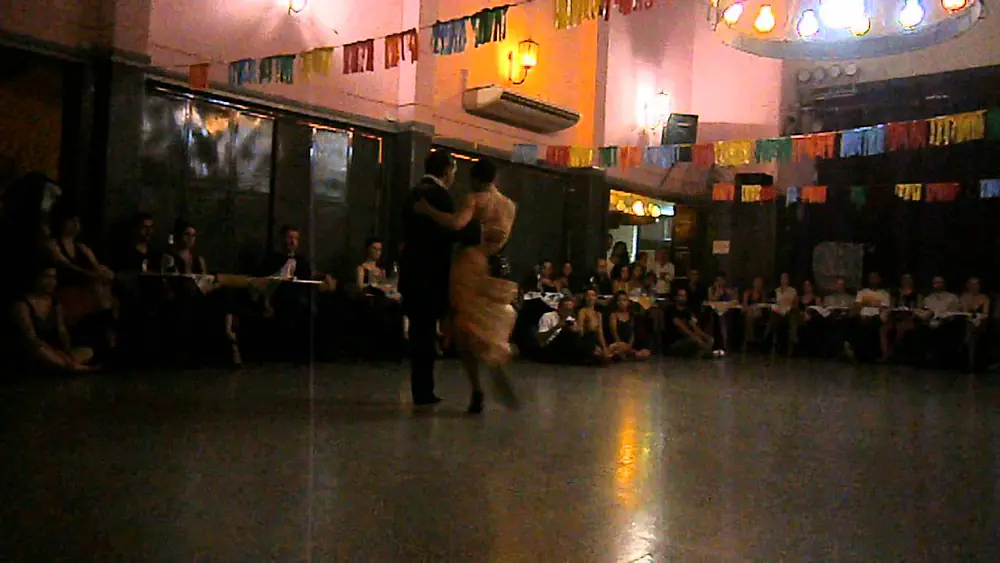 Video thumbnail for Betsabet Flores y Jonathan Spitel en El Motivo Tango, 27/01/14