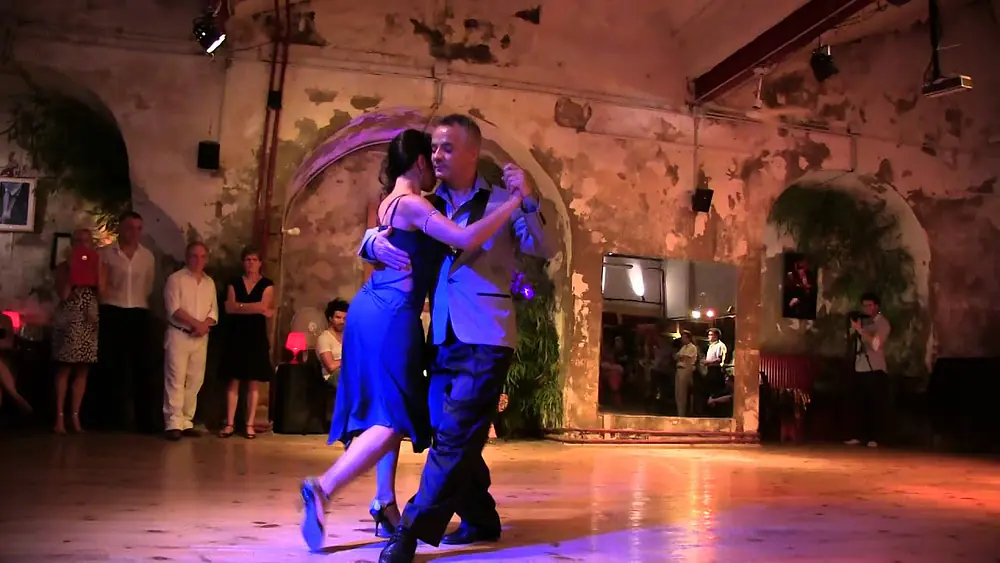 Video thumbnail for Moira Daloia et Alejandro Figueroa  dansent sur un tango