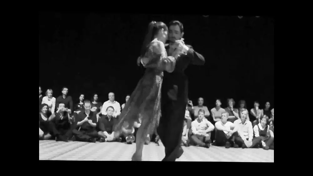 Video thumbnail for ´´Eugenia Ramirez Miori ´´ y ´´Demian Garcia ´´ en el Patio De Tango.
