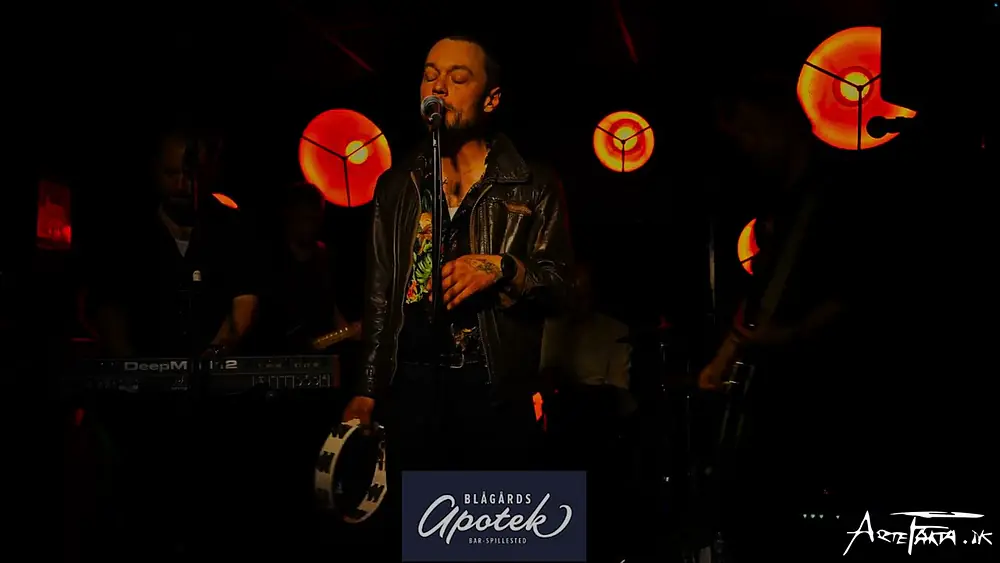 Video thumbnail of 48 Timer Festival: Dør nr. 13 “” samledes igen til koncert #Blågårds Apotek