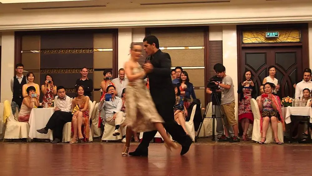 Video thumbnail for Ruben y Sabrina Veliz 2/2 @ 2013 Shanghai Tango Festival