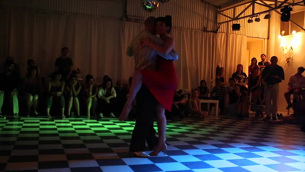 Video thumbnail for Javier Antar y Kara Wenham, 3-4, Buenos Aires, Milonga "La Bicicleta", 16.03.2015