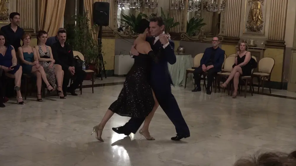 Video thumbnail for Juan Amaya e Valentina Garnier - Circolo Unione - Apulia Tango Bari 17.04.2018   1.3