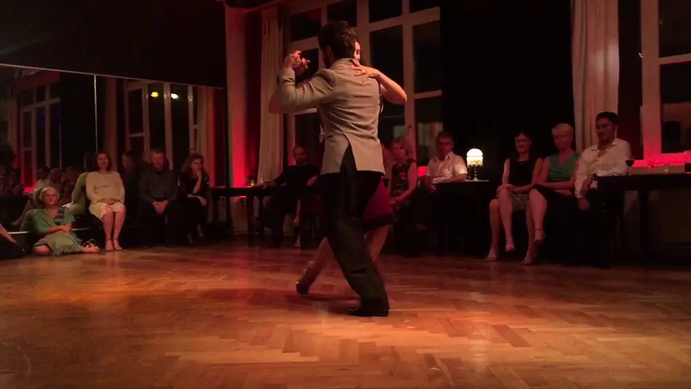 Video thumbnail for Natasha Lewinger y Haris Mihail 3/5 un Tango Vals "El Viejo Vals" de Campos/Ruiz/Rotundo