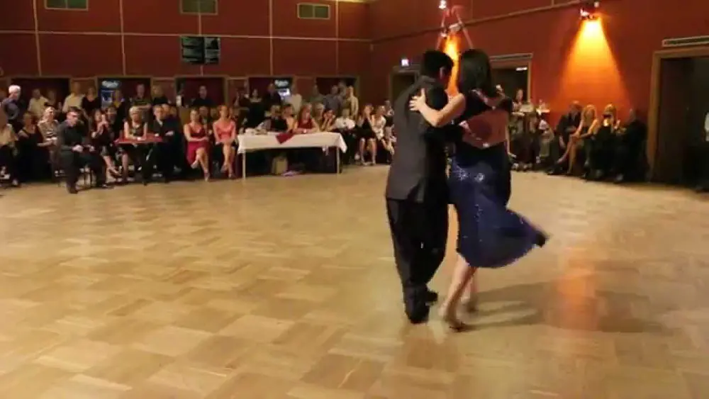 Video thumbnail for Julieta Qüesta y Rauli Choque, Tango