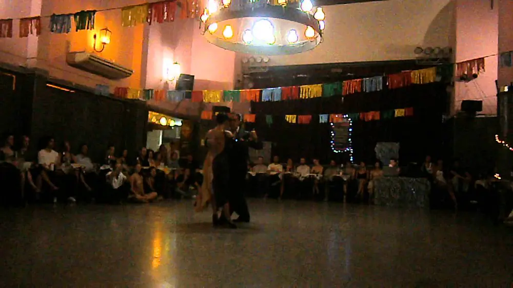 Video thumbnail for Betsabet Flores y Jonathan Spitel en El Motivo Tango, 27/01/14