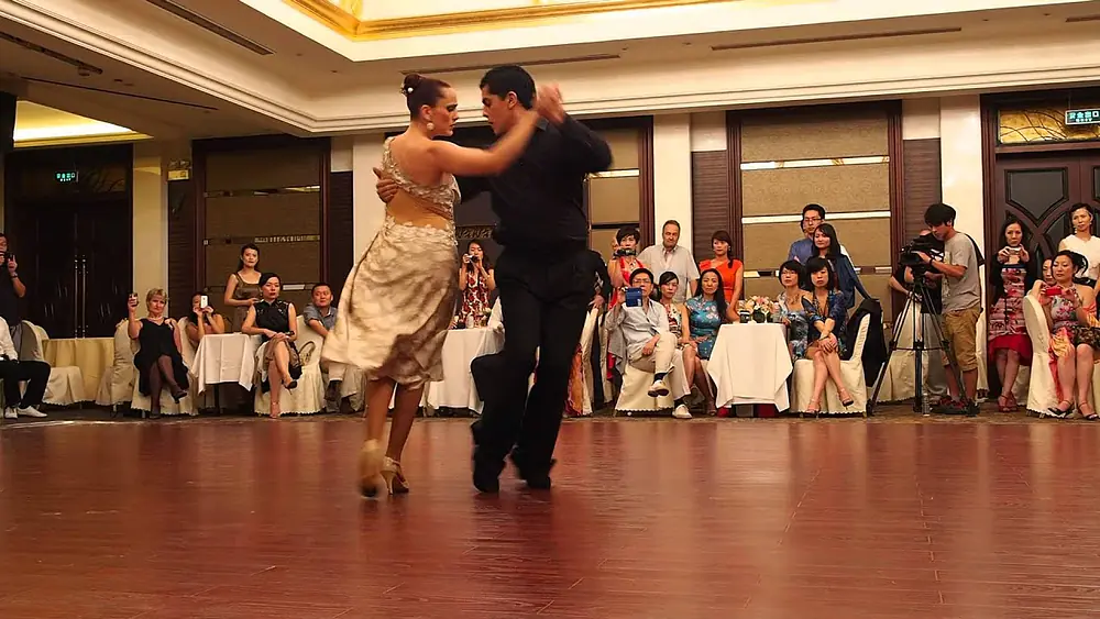 Video thumbnail for Ruben y Sabrina Veliz 1/2 @ 2013 Shanghai Tango Festival
