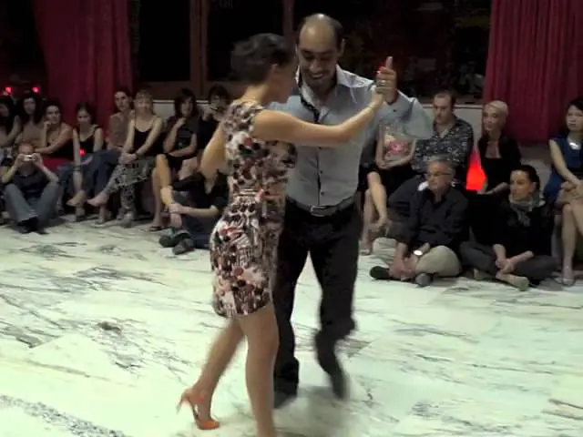 Video thumbnail for Santiago Castro y Luciana Muzio - Sollozos