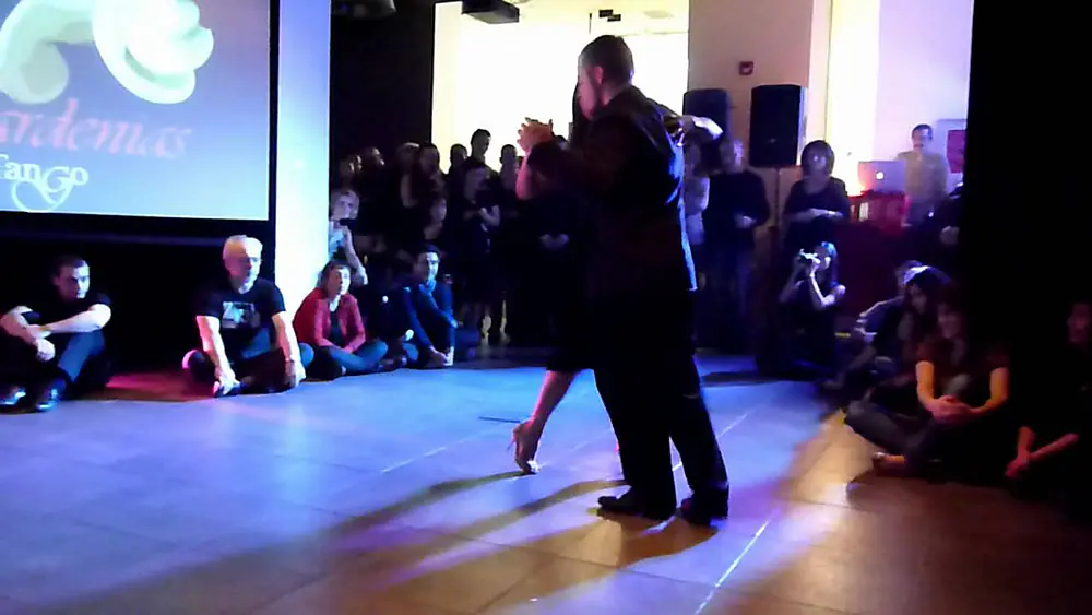 Video thumbnail for 11 La Milonga del Patio presenta a Julián Vilardo y Tatiana Lopez Rodriguez "Estampa de Varón"
