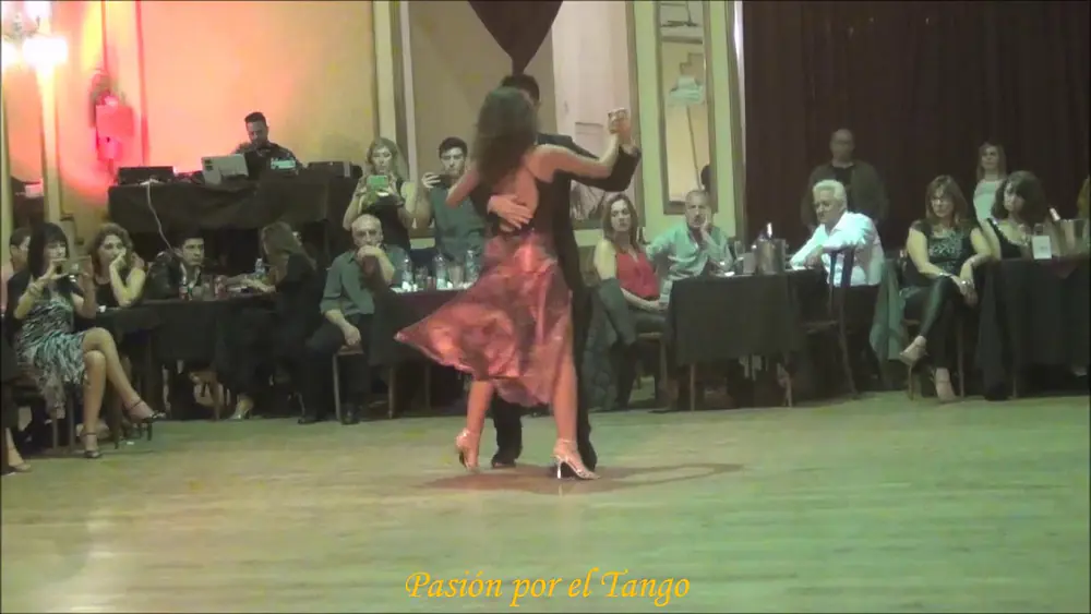 Video thumbnail for LAURA GRANDI y FACUNDO GALLO Bailando el Tango RÍE PAYASO en YIRA YIRA MILONGA