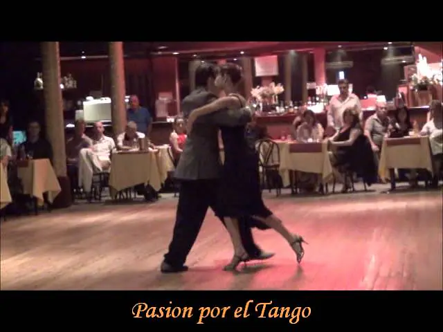Video thumbnail for LUCILA BARDACH y MARCELO LAVERGATA bailando el tango SOY AQUEL VIAJERO en la milonga CLUB GRICEL