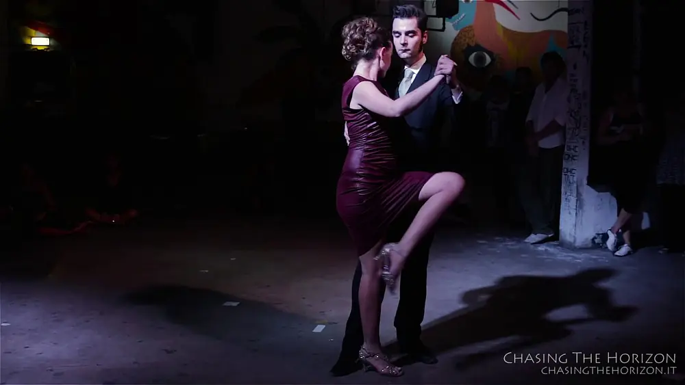 Video thumbnail for Marco Nodari y Claudia Cavagnini - BUNKER Tango - Turin 2016 ( 4-4 Tango )