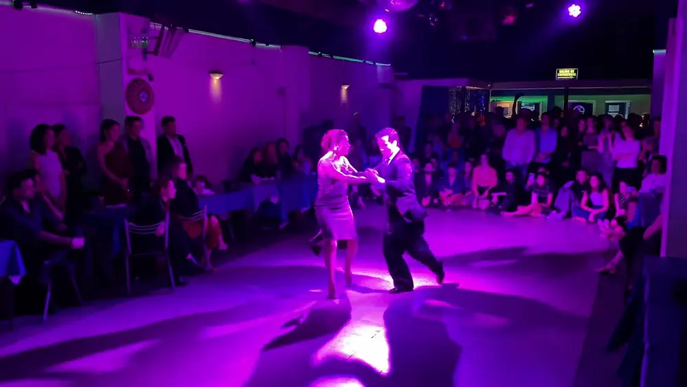 Video thumbnail for Vanesa Villalba y Facundo Piñero en Juernes Milonga (3/3)
