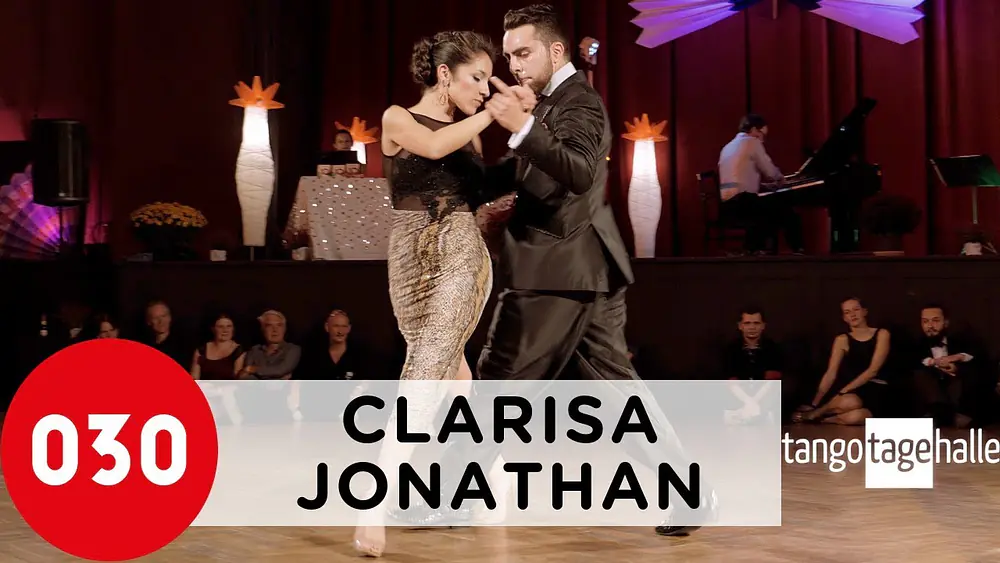 Video thumbnail for Clarisa Aragon and Jonathan Saavedra – Loca #ClarisayJonathan