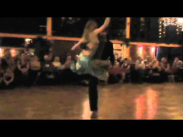 Video thumbnail for Eugenia Parilla & Yanick Wyler, Milonga "Na Chlodnej", tango nuevo show (3/4)