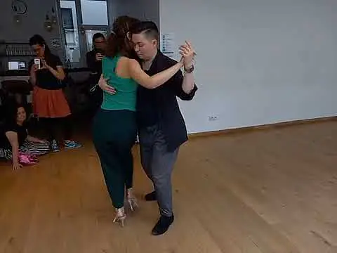 Video thumbnail for Ganchos in close embrace with Veronica Toumanova & Asya Moiseeva, workshop summary