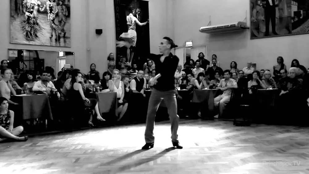 Video thumbnail for Juan Pablo Ramirez,  Buenos Aires, Salón Canning -Milonga Parakultural, 10.02.2015