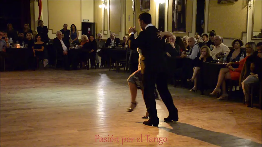Video thumbnail for GRACIELA GAMBA y DIEGO CONVERTI Bailando el Tango CORAZÓN en YIRA YIRA MILONGA.