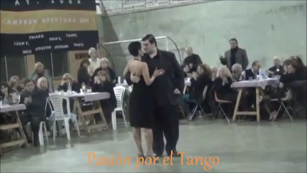 Video thumbnail for VALENTINA REY y DAVID LEDESMA Bailando el Tango RECIÉN en la MILONGA DEL MORAN