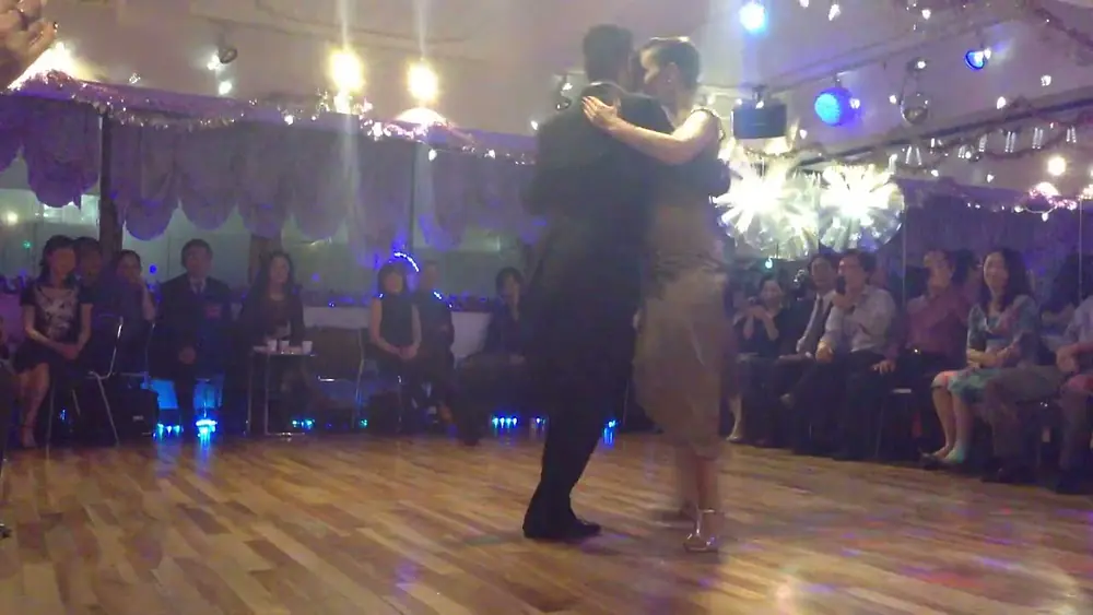 Video thumbnail for Bailan una milonga Daniel Boujon y Agustina Piaggio en Tokyo Japon