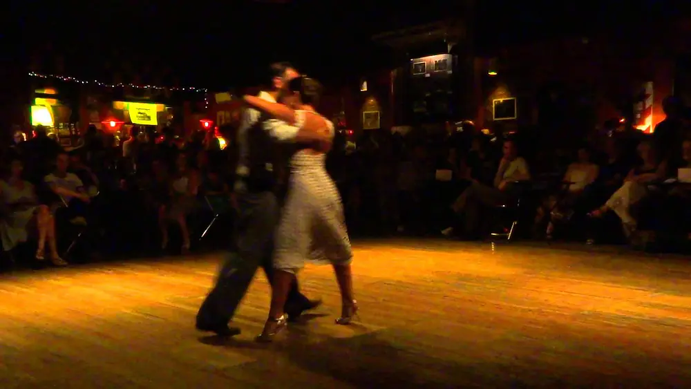 Video thumbnail for Flaqui Figueroa y Gaby Mataloni en la Maldita Milonga - Campo Afuera - 8/01/2014