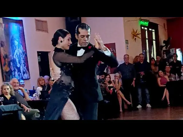 Video thumbnail for Recuerdos de la (D'Arienzo) Lorena Goldestein y Cristian Gallardo. En lo de Balmaceda 24abr25 (2/3)