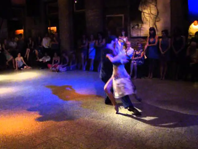 Video thumbnail for Mauro Caiazza y Carolina Giannini - "La Yumba"