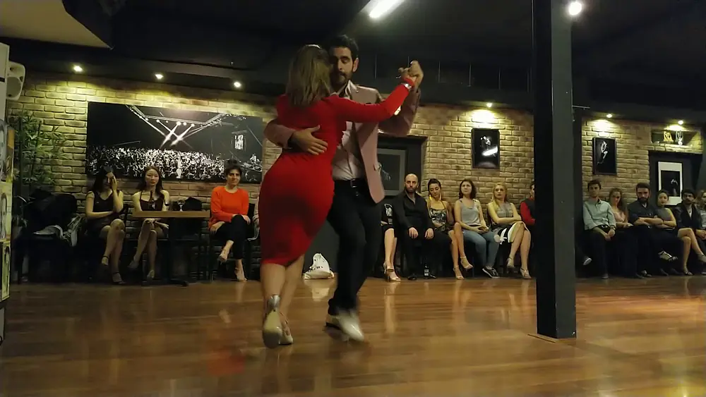 Video thumbnail for Belgin Koç & Emre Eroğlu (Esta Social Divas-17 Ocak 2018)