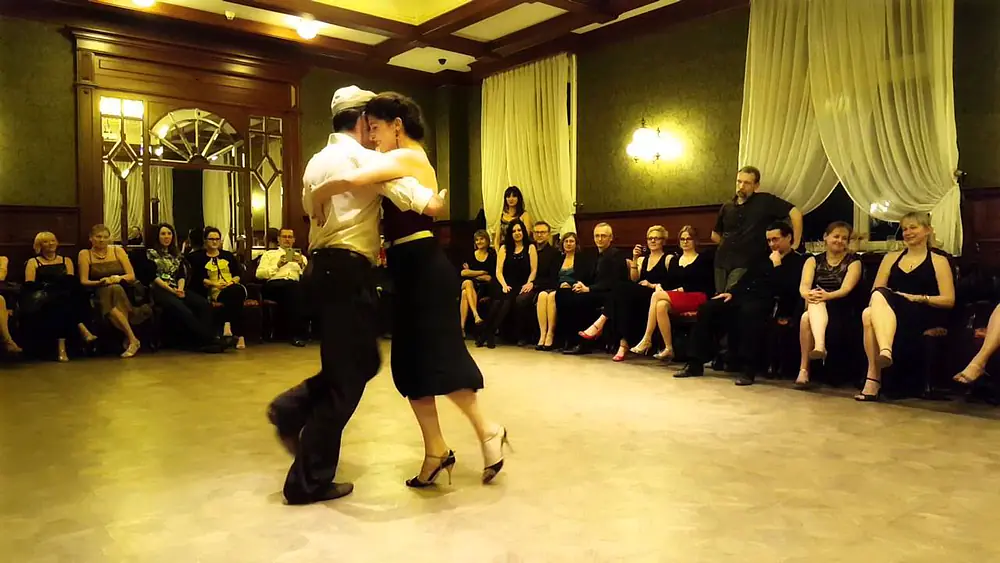 Video thumbnail for Elise Roulin & Toni Kastelan - Papas Calientes (tango milonga) 3/4