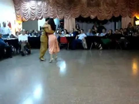 Video thumbnail for Ariel Manzanares y Sol Cerquides bailan en El Abrazo 4/4