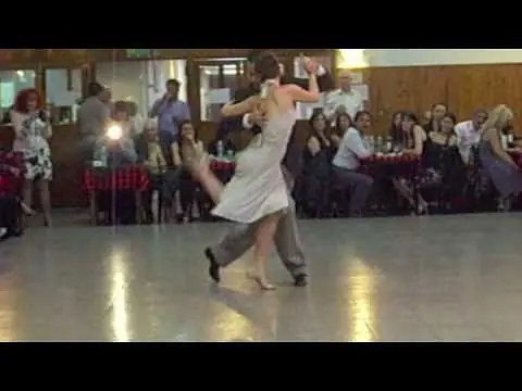 Video thumbnail for Juliana Maggioli y Kleber Queiroz - La Baldosa 08/04/2011