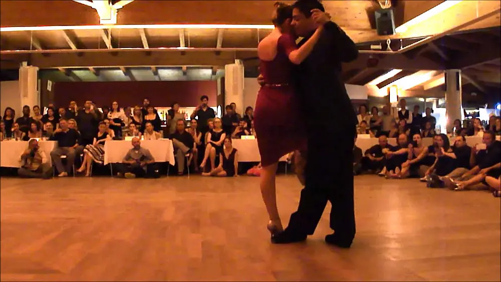 Video thumbnail for Carlos Espinoza e Noelia Hurtado al Makìtango Senigallia 4/4