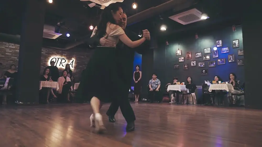 Video thumbnail for Hernan Alvarez Prieto & Suri Bae, "La vida es una milonga" Laurenz, M. Podesta