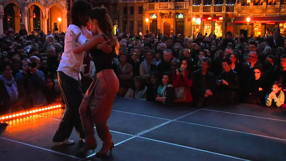 Video thumbnail for BTF 2011 - Démo Grand Place Cecilia Garcia y Serkan Gokcesu Brussels tango festival