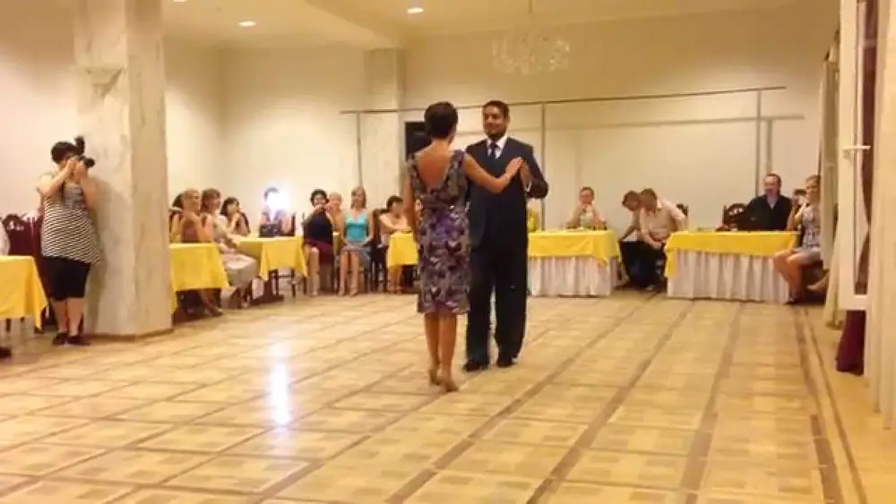 Video thumbnail for Andres Laza Moreno y Luciana Arregui | Cristal by Troilo y Marino