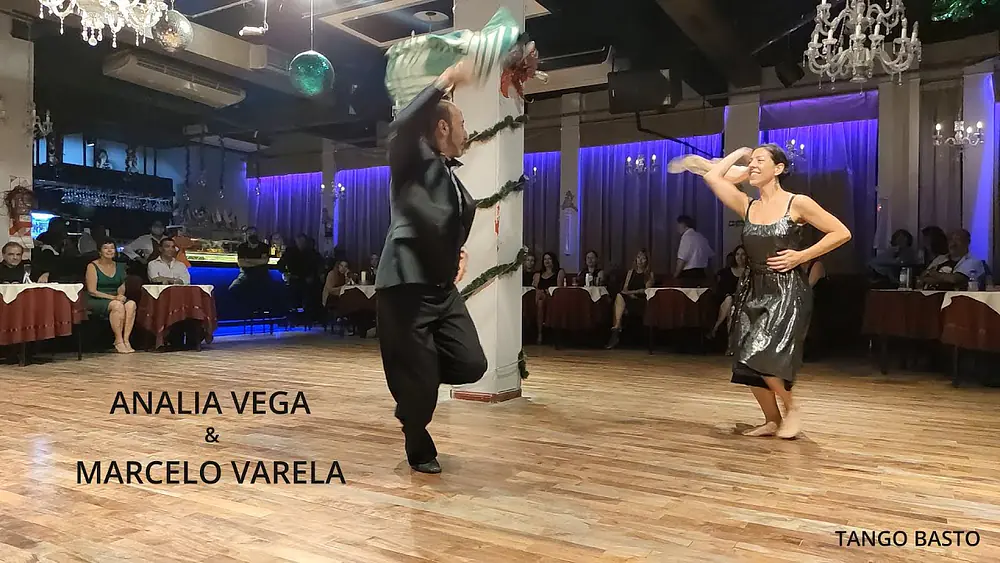 Video thumbnail for Analia Vega & Marcelo Varela - 3-3 - 2021.12.19 - Milonga de los Domingos