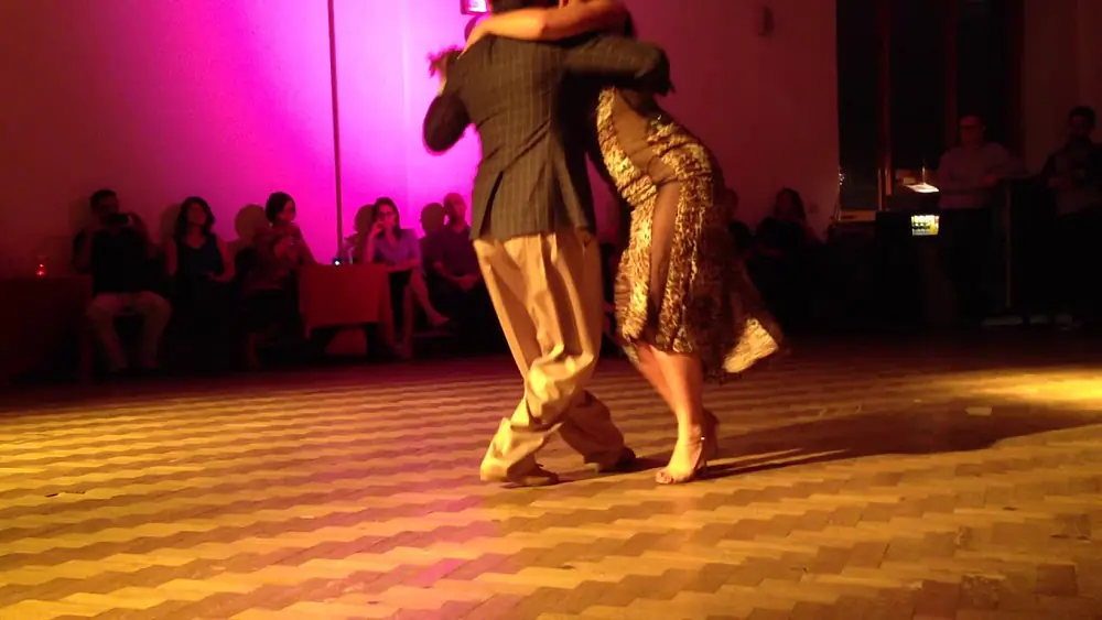 Video thumbnail for Virginia Pandolfi & Jonathan Aguero - Negracha performance: Milonga