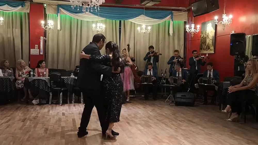 Video thumbnail for Ernesto Balmaceda & Stella Baez @ Milonga Porteño & Bailarin, El Beso, Buenos Aires 2019