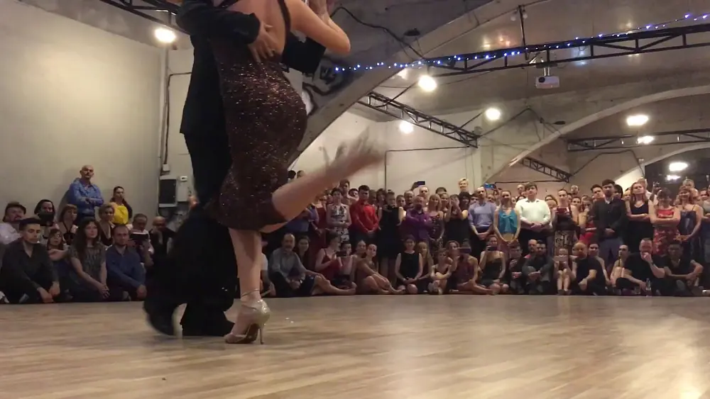 Video thumbnail for Carlitos Espinoza & Noelia Hurtado. Tesoromio Tango Weekend, Kiev 20.05.2017 4/5