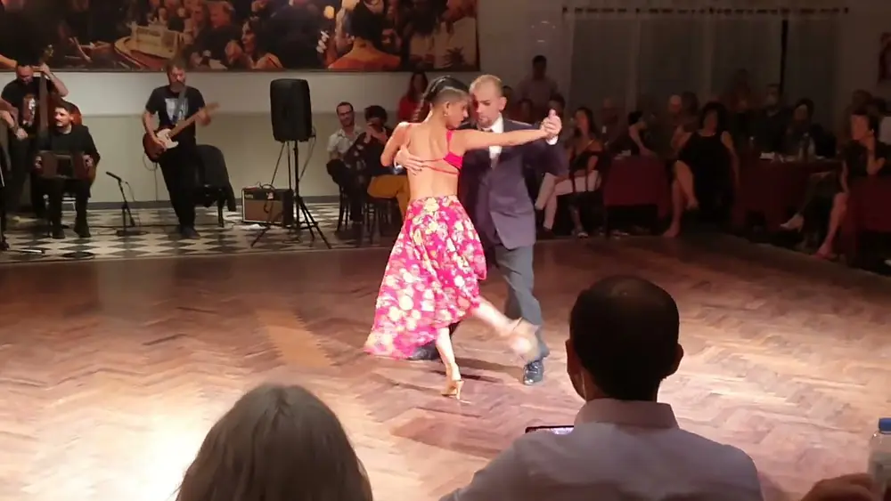 Video thumbnail for Cachivache Tango con Jose Halfon y Chiara de la Tierra en Salon Canning milonga