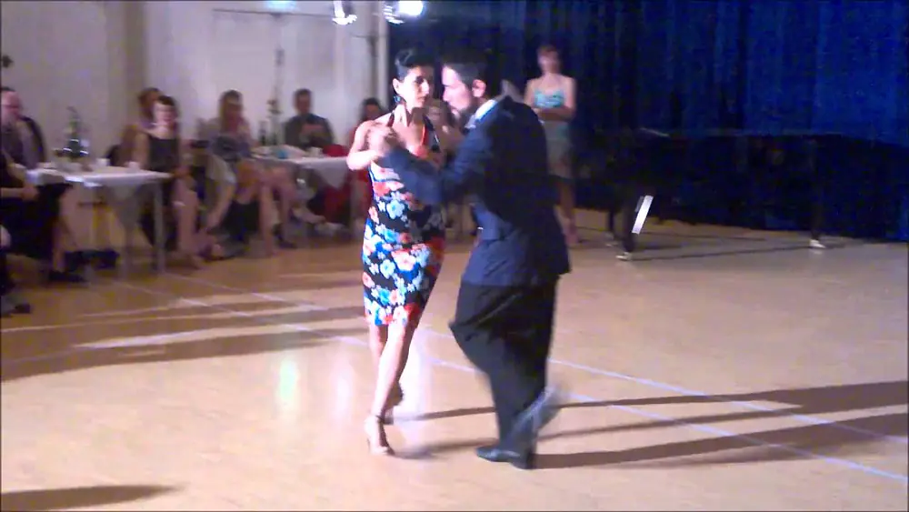 Video thumbnail for Mariela Sametband & Guillermo "El Peque" Barrionuevo dancing Comparsa criolla at Helatango 2016