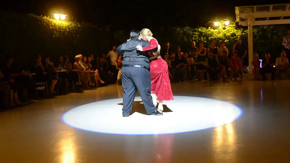 Video thumbnail for Alejandra Mantiñan y Aoniken Quiroga - Milonga La Rotonda (Italy)