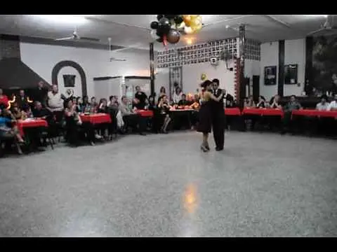 Video thumbnail for Krishna Olmedo y Patricia Mercado bailan "Charamusca" en Club Social.AVI